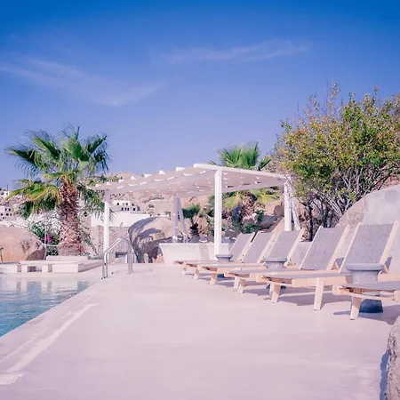 Super Rockies Super Paradise Beach (Mykonos)