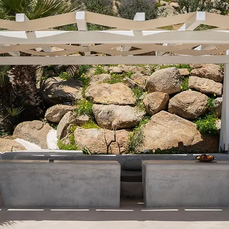 Super Rockies * Παραλία Super Paradise